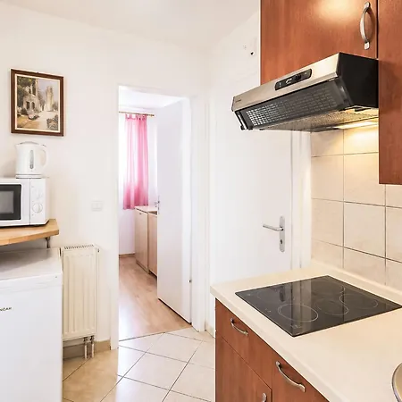 Apartman Ein Im Zweirosen By Interhome