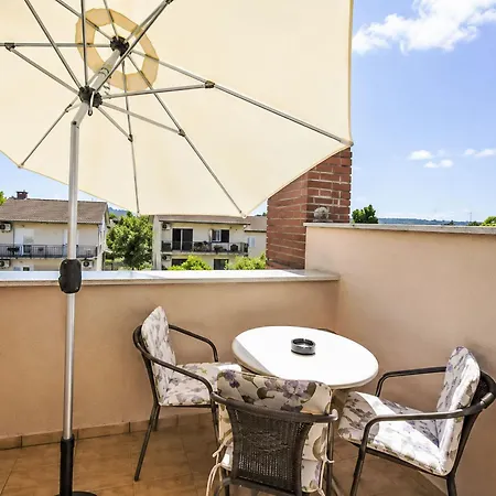 Apartman Ein Im Zweirosen By Interhome *